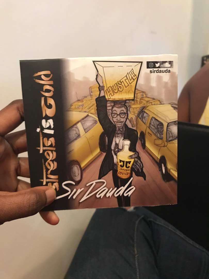 ZebraStripesNG's tweet photo. Live at the private listening of @sirdauda "Street is Gold" ๐ฅ.
#SirDauda
#ZSN https://t.co/l0qQEZFxZQ