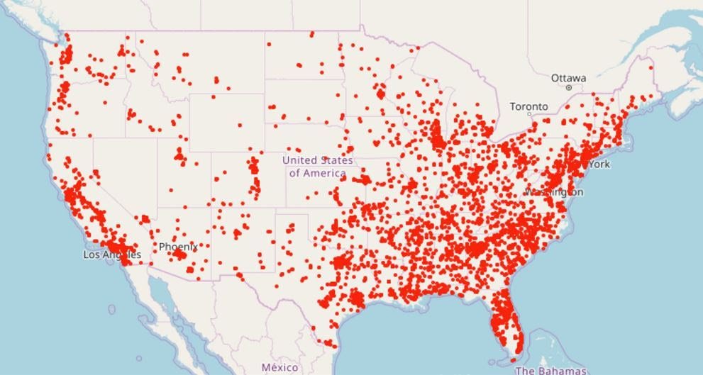 2lipz's tweet photo. Texas will add another red cluster to this map of 2017 gun deaths. Over 11,000 killed this year so far. #GunControl https://t.co/8zxyJrxL8h
