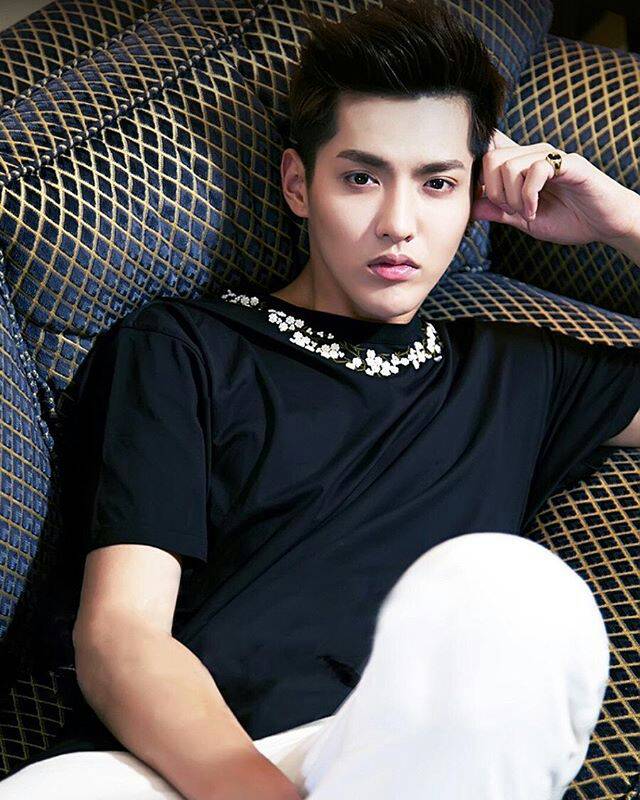 Happy birthday Wu Yi Fan a.k.a Kris Wu. Saranghae. Never forget you because you are my idol.  