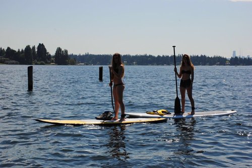 AbingdonCo's tweet photo. Sometimes all you need is your squad and a paddleboard to brighten up a bad day. #PaddleBoarding #WithMySquad https://t.co/oh8PVdpPmZ