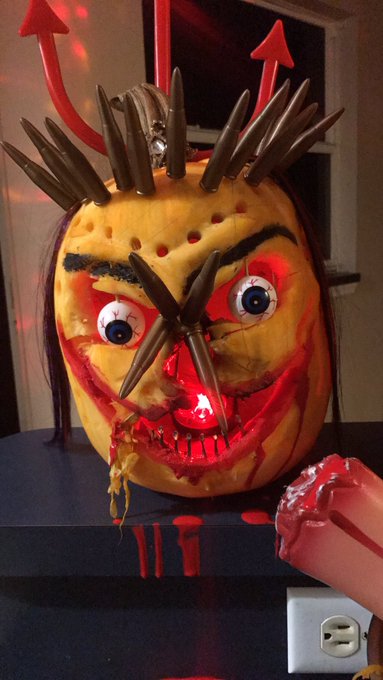 This was my pumpkin carving for Halloween, what do ya think? 🤡 https://t.co/Ovc2rhhNRB<a href="/tag/sushicumpie"class="tags"><span>#sushicumpie</span></a>