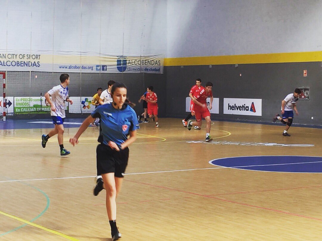 ComunicaTuFlow's tweet photo. Gracias @telemadrid por ese súper-repor a de arbitraje femenino de nuestras chicas de la @fedmadridbm ¡Con ganas de verlo! | #ConMuchoFlow💫 https://t.co/uawrZ7xYV4