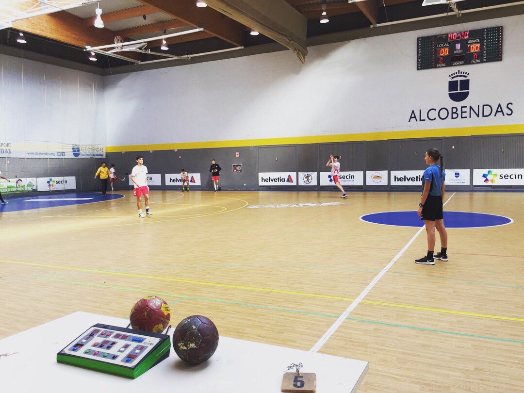 ComunicaTuFlow's tweet photo. Gracias @telemadrid por ese súper-repor a de arbitraje femenino de nuestras chicas de la @fedmadridbm ¡Con ganas de verlo! | #ConMuchoFlow💫 https://t.co/uawrZ7xYV4
