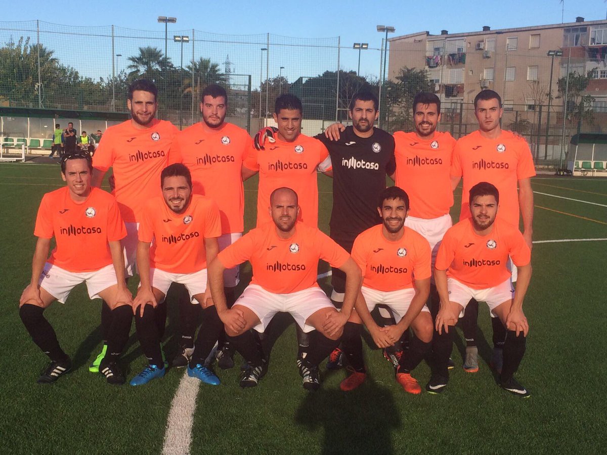 ceutifc's tweet photo. Derrota en casa del líder @efesperanza en un partido muy igualado que pudo ganar cualquiera. Seguimos con buenas sensaciones. #VamosCeuti💙 https://t.co/qKPbcAr70K