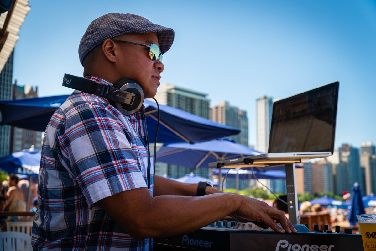 Mode_Events's tweet photo. Chilly, rainy Sundays!  Remembering @oakstreetbeach weekends spinning all summer!
#modeevents #dj #events #chicago #oakstreetbeach https://t.co/yTAW9GjslH