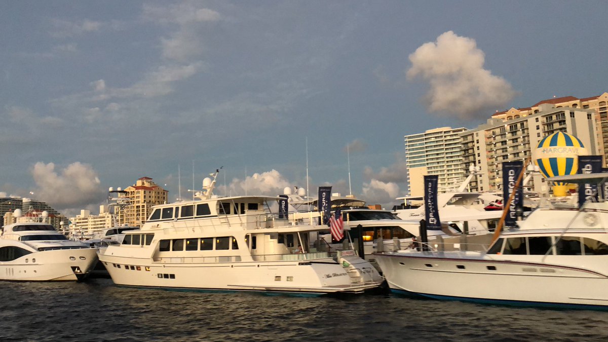 Pickkondelivery's tweet photo. Pickkon visited #FLIBS great experience to expand our businesses ! #sameday #ondemanddelivery #ondemandaervice #ondemand #boatshow #fll https://t.co/CeQJO1NFWW