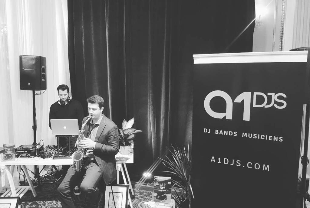 A1djs_mtl's tweet photo. Jamming with the team at the #elegantweddingshow @lewindsorballrooms #a1djs #dj #musicians @stefjacksonmusic @djoolzfc @djtwitch_mtl @naima… https://t.co/OSefzR0c6V