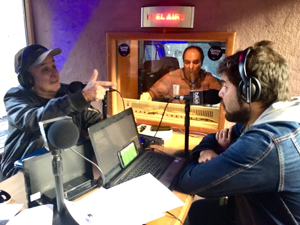 FmBlue1007's tweet photo. Llegó @casaljor a #SomosMusica con @feroural para contar sobre la edición especial de #BlackandBlue En #arteBAFocus https://t.co/Uc4o95StST https://t.co/GpQDzVEtkX