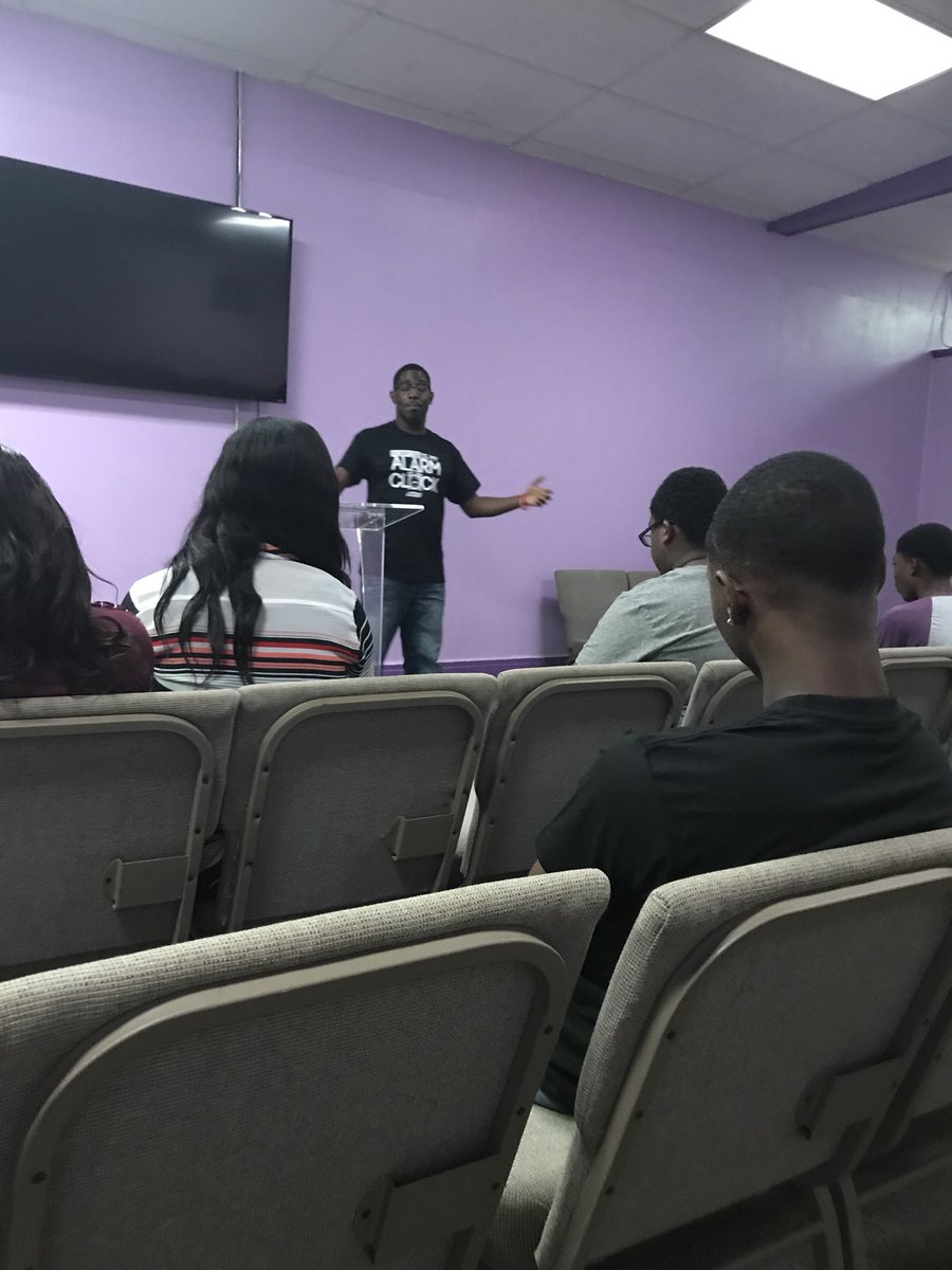 Azrit1908's tweet photo. Teen Sunday: An awesome word brought by our very own Youth Pastor, Jeffrey Nelson and surprise guest speaker, Norman Edmonds Jr.!
#speaklife
#turnupforJesus
#litforJesus
#brightfutures
#allhavesinned
#repent
#thankfulforgrace https://t.co/vkhsGJHMa6