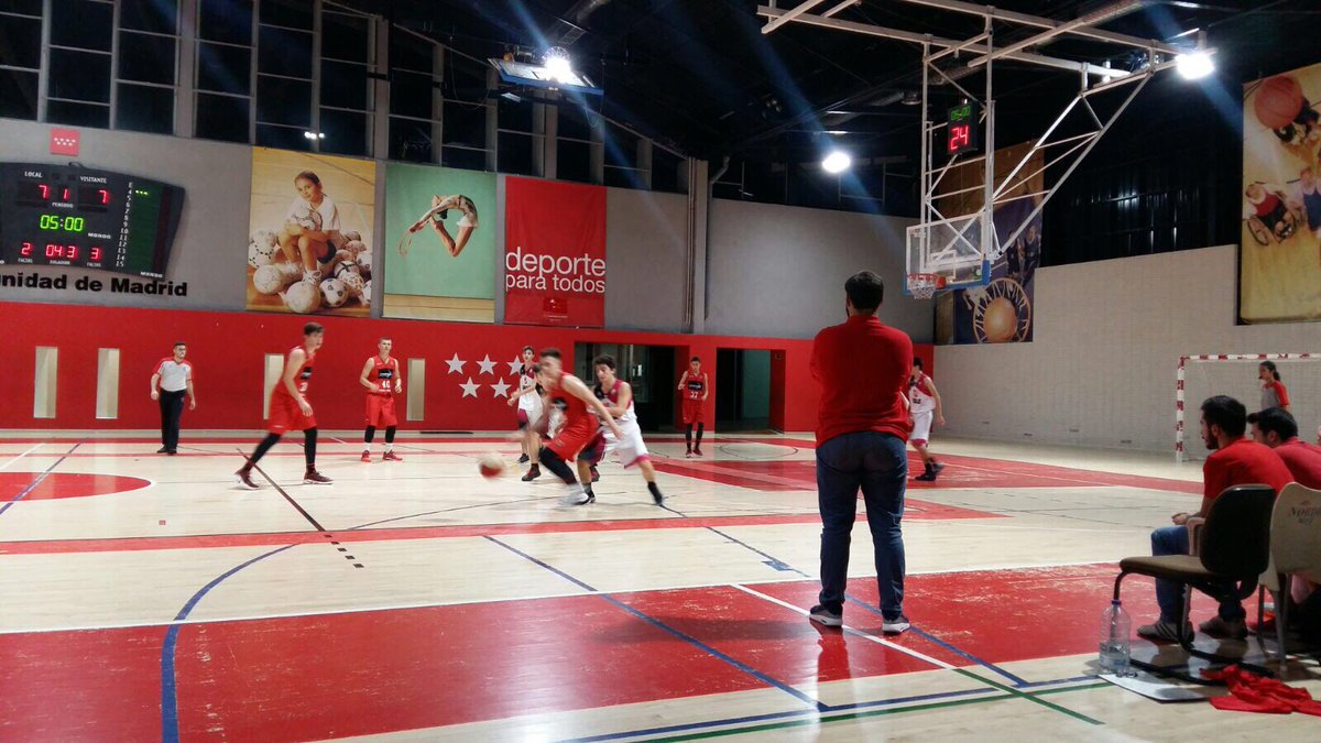 CDCREF's tweet photo. Finde pleno de victorias en la sección masculina del club. Desde los alevines municipales al Junior A !!! Enhorabuena chicos !!! #GoCREF https://t.co/wtunt2TTIK
