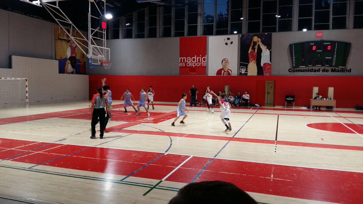 CDCREF's tweet photo. Finde pleno de victorias en la sección masculina del club. Desde los alevines municipales al Junior A !!! Enhorabuena chicos !!! #GoCREF https://t.co/wtunt2TTIK