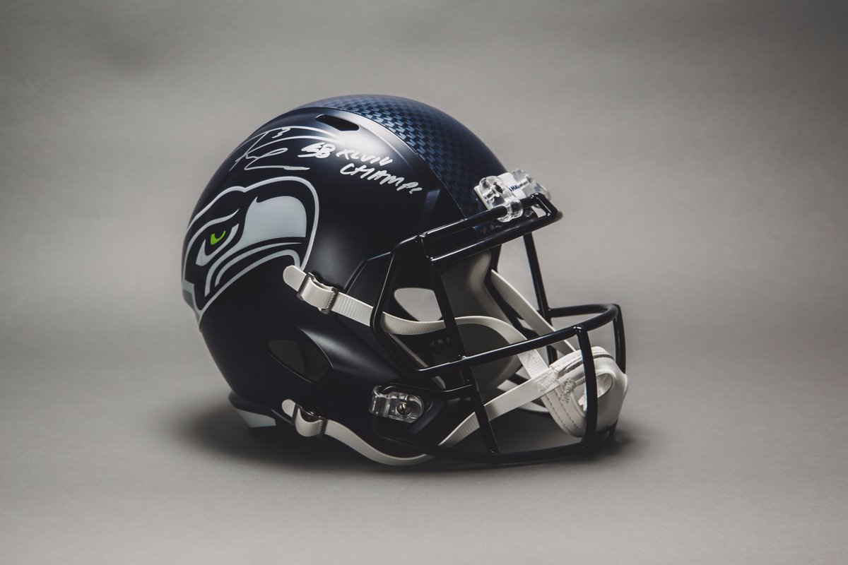 CarsonCollege's tweet photo. U+3 Friends #MondayNightFootball #Seahawks vs. #Falcons, Nov. 20th. Must be present to bid. Attend #CelebrateCarson. https://t.co/SfsrHDciGB https://t.co/c1ChG5mmAt