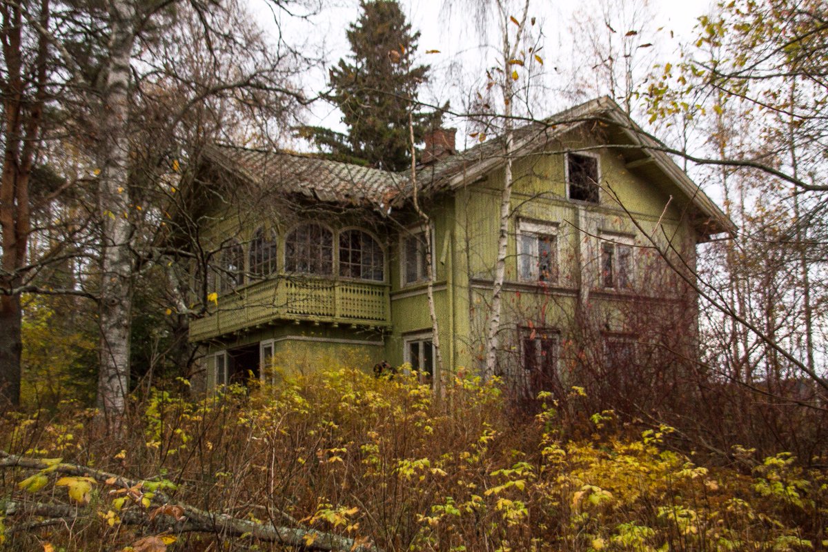 NordicUrbex's tweet photo. Love this house <3 #rurex #rurallove #forfall #forlatt #greenlove #urbex #Norway https://t.co/XZ1tulbn4F