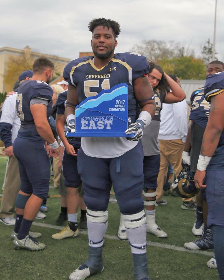 JuCoFootballACE's tweet photo. #Salute DeLonte Murray @LonteBasedGod @SURamsFootball  4merly @GoBearcatsFB + Lackawanna JuCo @LCFalconsFB https://t.co/ULWt4nDM1x