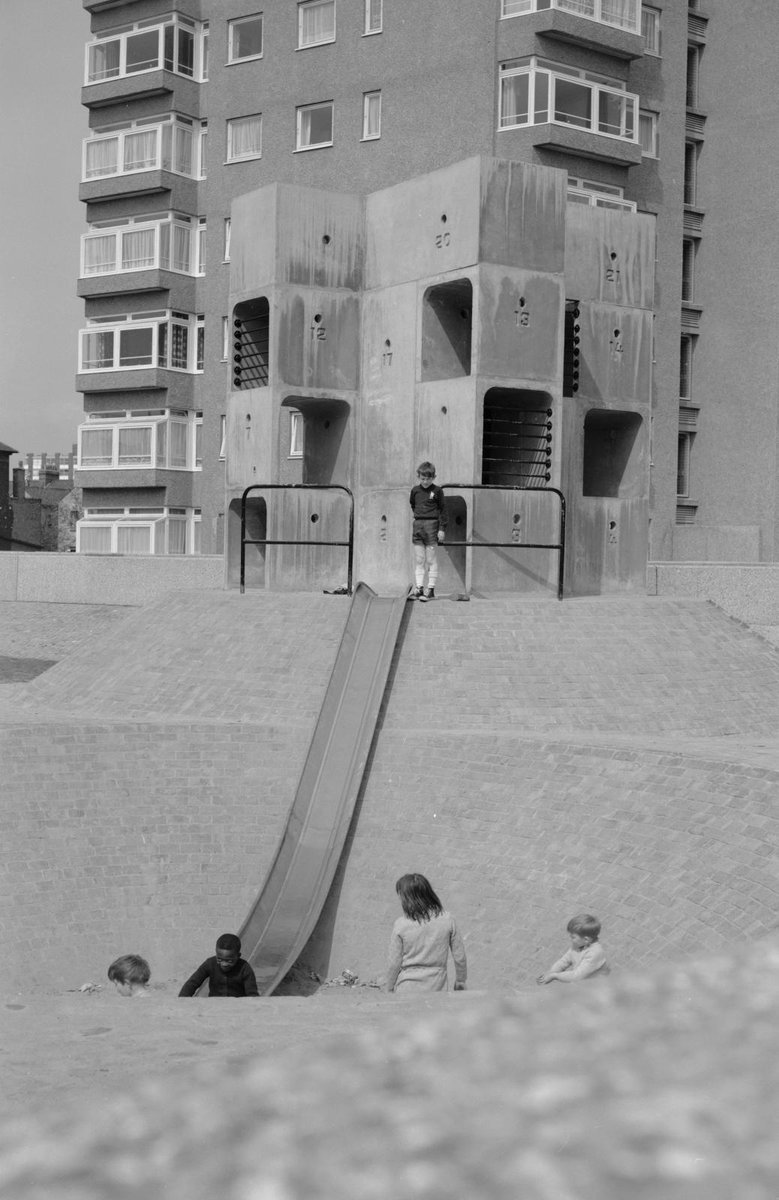 BrutalHouse's tweet photo. A Brutalist Playground
Brockwell Park, London
—
via @HistoricEngland https://t.co/dV9wgHjOKu