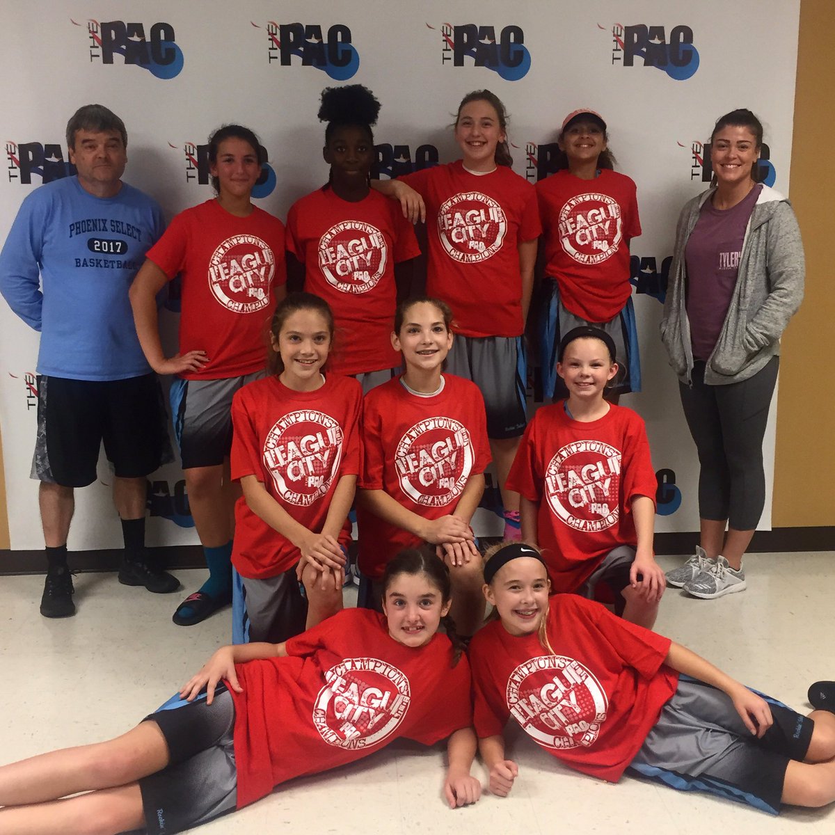 phoenixselect's tweet photo. Super proud of these girls! 2️⃣ Championships in 1️⃣ day🏀🙌🏼
#PhoenixSelect2024 #KickinButt #FallLeagues #AlwaysWorking #GettingBetter https://t.co/UrUZv0f0dT