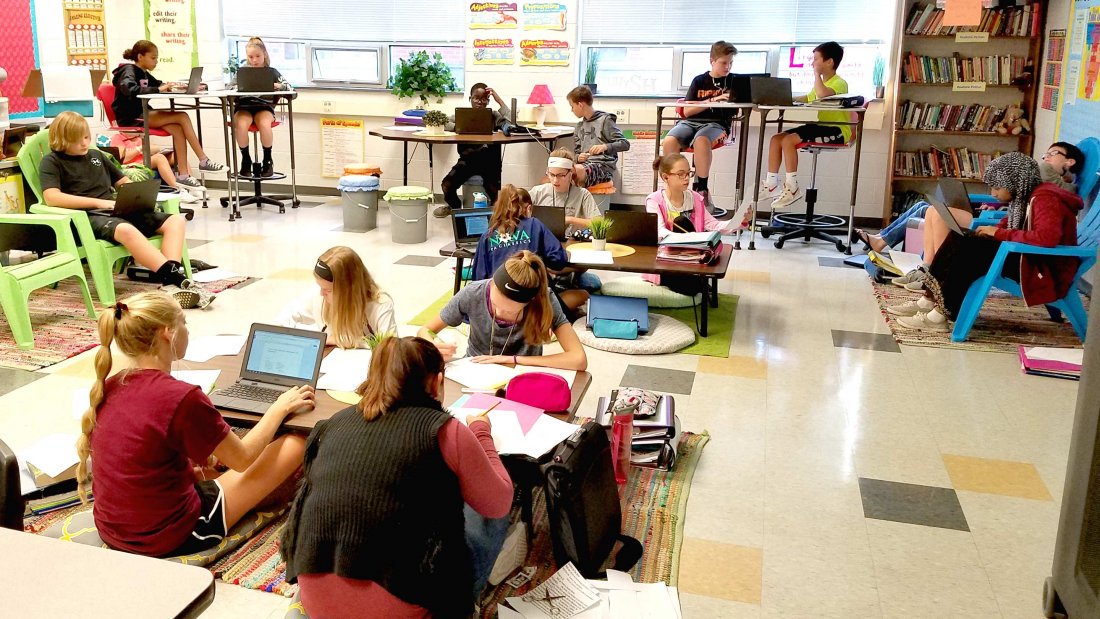 edutopia's tweet photo. Tire seats, Adirondack chairs, and standing desks -- creating a unique classroom environment: https://t.co/u2PWnYBzfg https://t.co/50ouLTkbLz