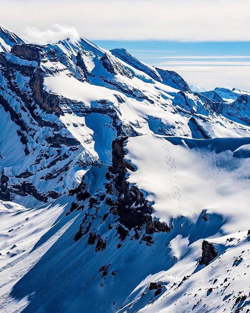 SwissMyLove's tweet photo. 🏔 10,000 feet up at Schilthorn!
📍 Swiss Alps
🙏 Photo by @jasonmillerphotography
💖 #switzerlandmylove #viatormundi
… https://t.co/3vdt4eFiia https://t.co/oH8H7zJg5X