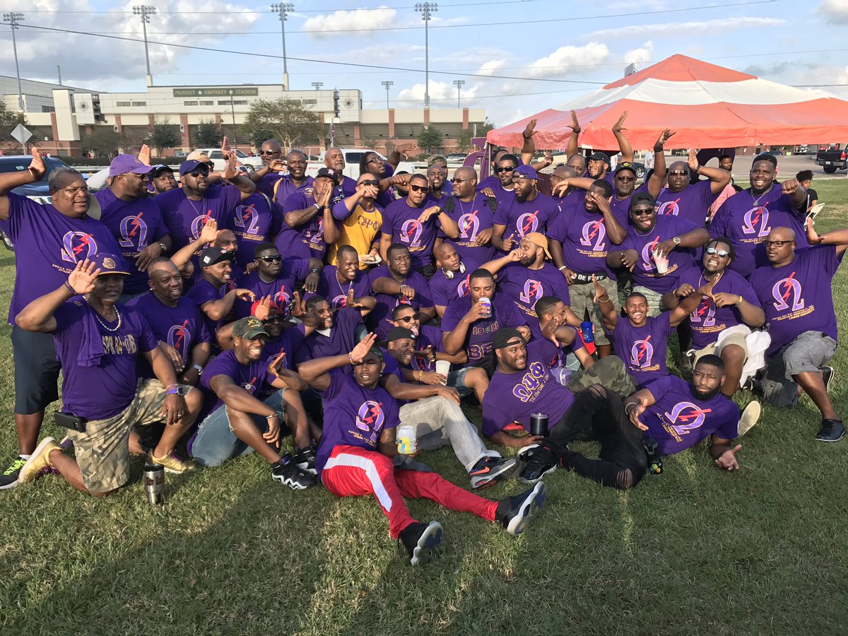 medflixszn's tweet photo. Another movie was made this year #LamarHomecoming2k17 #LUHC2k17!!!!! https://t.co/OX3ap72kb1