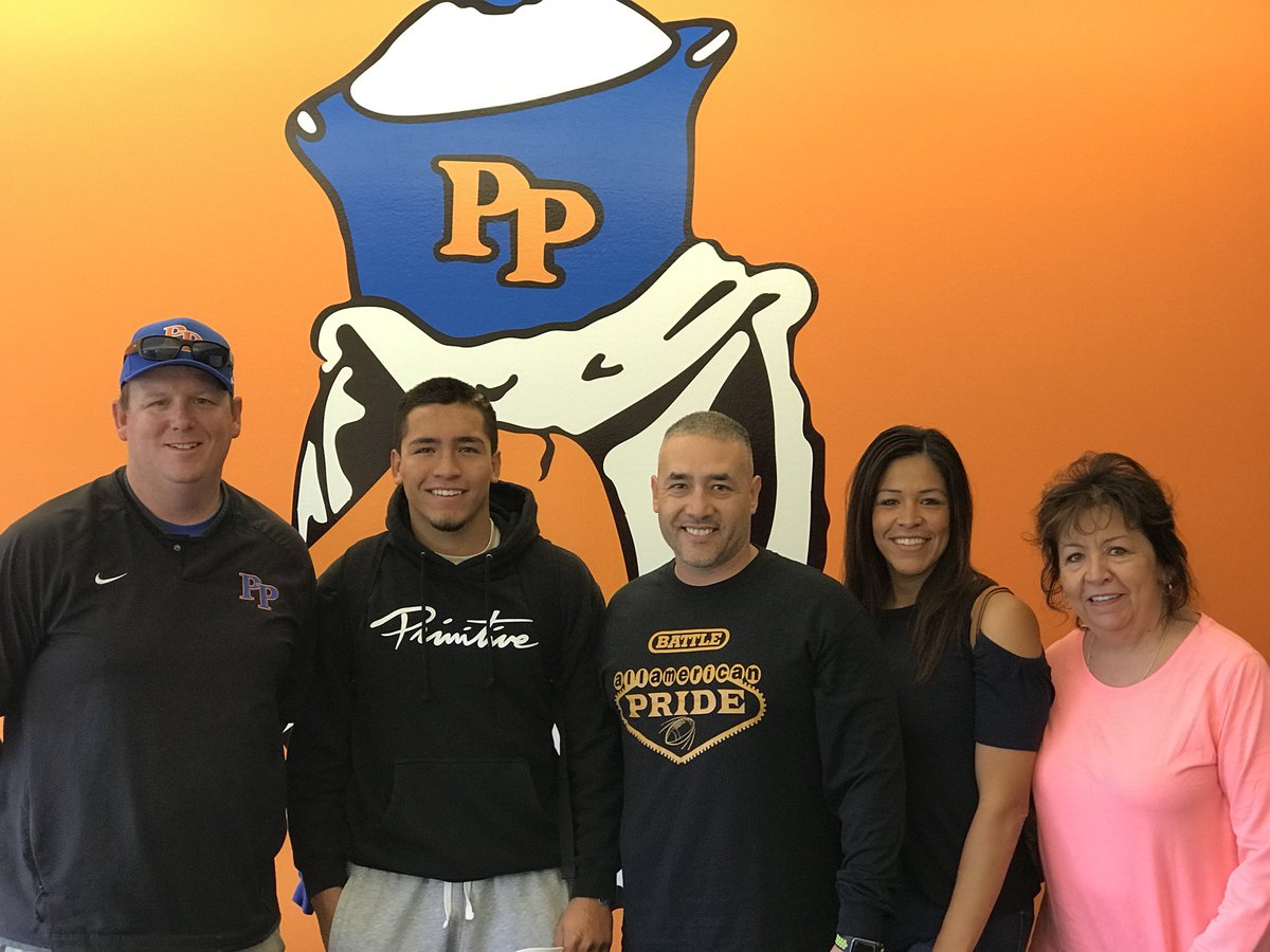 DAGalleg's tweet photo. Good meeting this morning with head coach John Walsh. https://t.co/pAVPPqVUuT