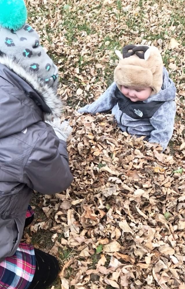 Chelsdeboerfans's tweet photo. Aubree and Watson are ready for the cold weather 🍂 @ChelseaHouska https://t.co/m3owXR1Azj
