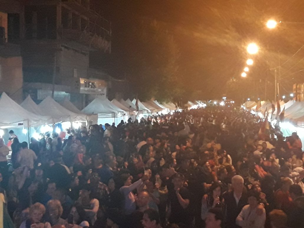 crisqui80's tweet photo. #Ahora Feria de Las Colectividades. Llevando @QuilmesDeportes a todos los Quilmeños. #vamosxmas @NikaPose @cesardidiego https://t.co/spQYV0cadE
