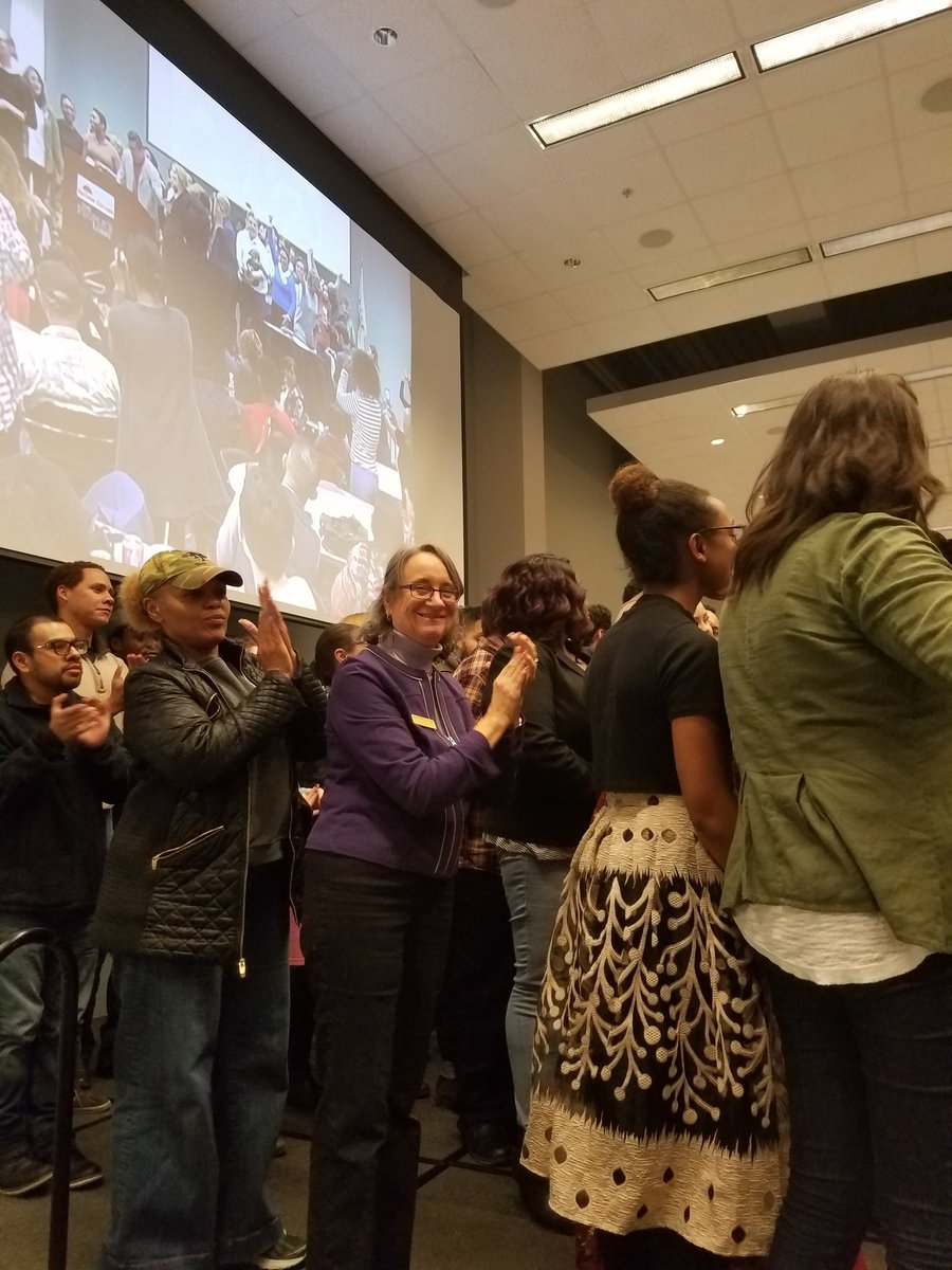 MaryRitaLuecke's tweet photo. Glad to take the candidate pledge to build a new movement politics that builds power to govern together. #protest2power @reclaimchicago https://t.co/3JqGFA2Jsj