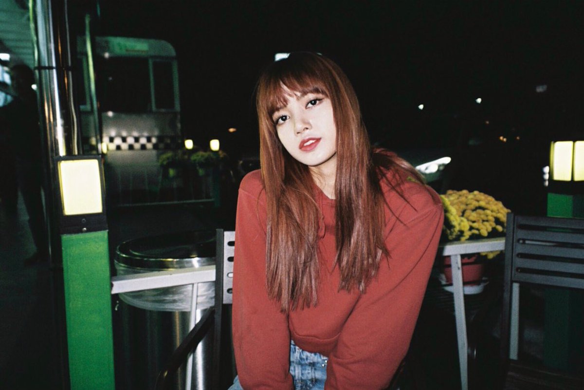 blackpinkau's tweet photo. [IG] blackpinkofficial update by Lisa!
caption: #BLACKPINK #LISA #PHOTOBYNINI #PHOTOBYCHAENG 📸❣️❣️❣️ https://t.co/WU58bfiEiB