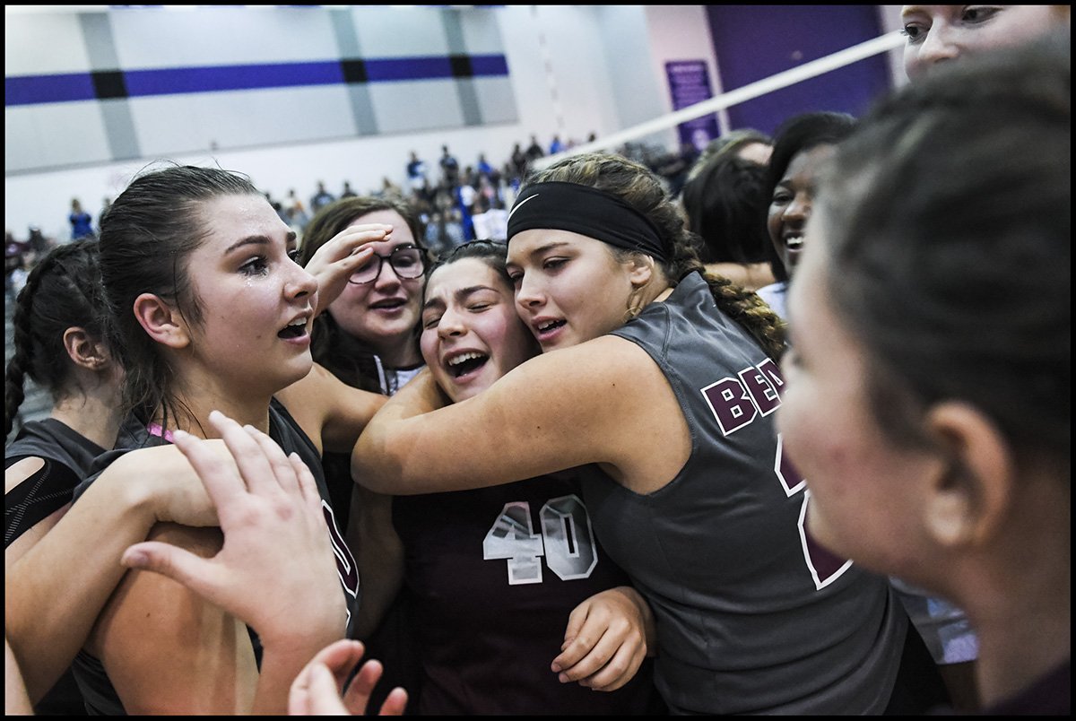 #WPIAL 🏆🏐 Stories:
1-A: tribhssn.triblive.com/2017/11/05/bis…
2-A: tribhssn.triblive.com/2017/11/05/bea…
3-A: tribhssn.triblive.com/2017/11/05/kno…
4-A: tribhssn.triblive.com/2017/11/05/noe…