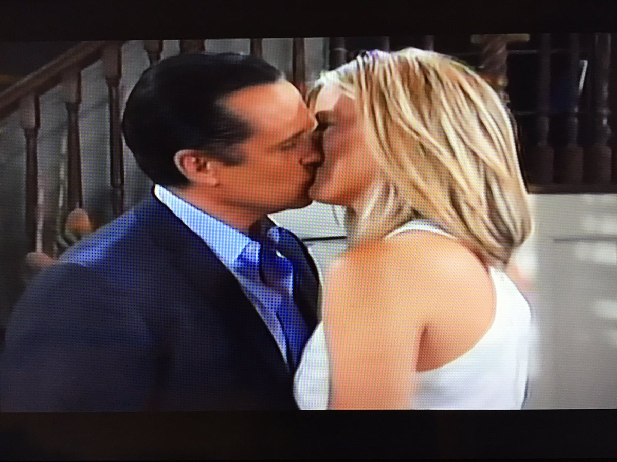 NDH_CarolinaGrl's tweet photo. ❤️😍 This couple 😍❤️
#CarSon #GH #MyFaves #Soulmates #BelongTogether #YearsandYearsofLove  What they have is #DeepLove #CarSonSunday https://t.co/FaPD2hG904