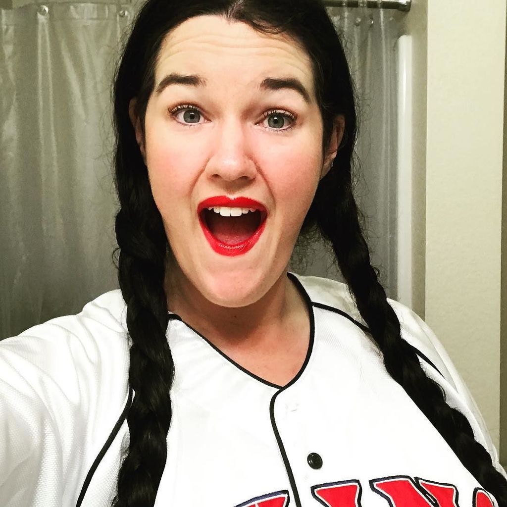 loquaciousbbear's tweet photo. Happy Halloween! #halloween #mntwins #redlips #longhair #tw #secondcostume https://t.co/YxCYj2T4u4