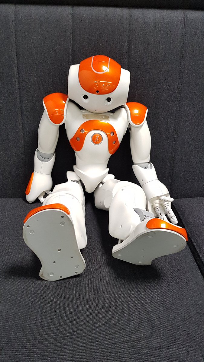 DrSvenMarketing's tweet photo. Part III @QUT_AMPR #ServiceThinking #seminar touring @QUT #Robotics #Lab. Very #inspiring! @RayFiskTX @LindaNasr @DrBekMarketing #weareAMPR https://t.co/Xzd3kDb3jw