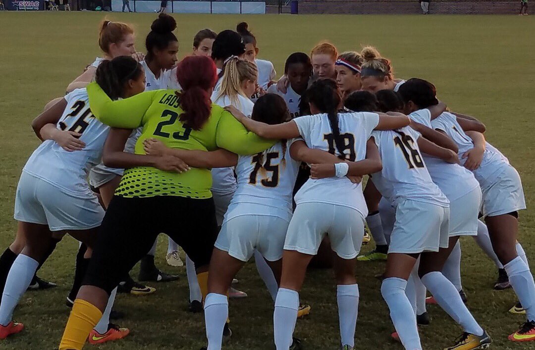 9brittanyy's tweet photo. my heart hurts..but i am so proud of my team for battling all season &amp;doing what everyone thought we couldn’t. we had a hell of a season.❤️ https://t.co/Z5H4ZQYFr8