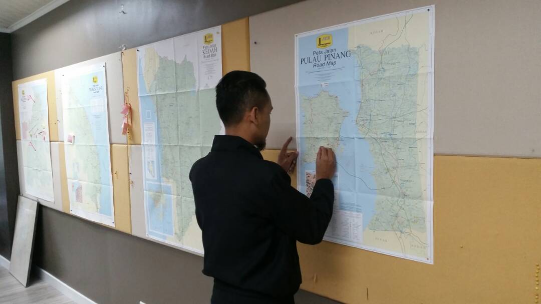 moworksmy's tweet photo. Bilik Gerakan Bencana JKR beroperasi ptg semlm 5 Nov 17 pd tahap 2 yg akn mlaporkan situasi bencana jln2 psekutuan &amp; negeri d seluruh negara https://t.co/Gbs0vpct6Z