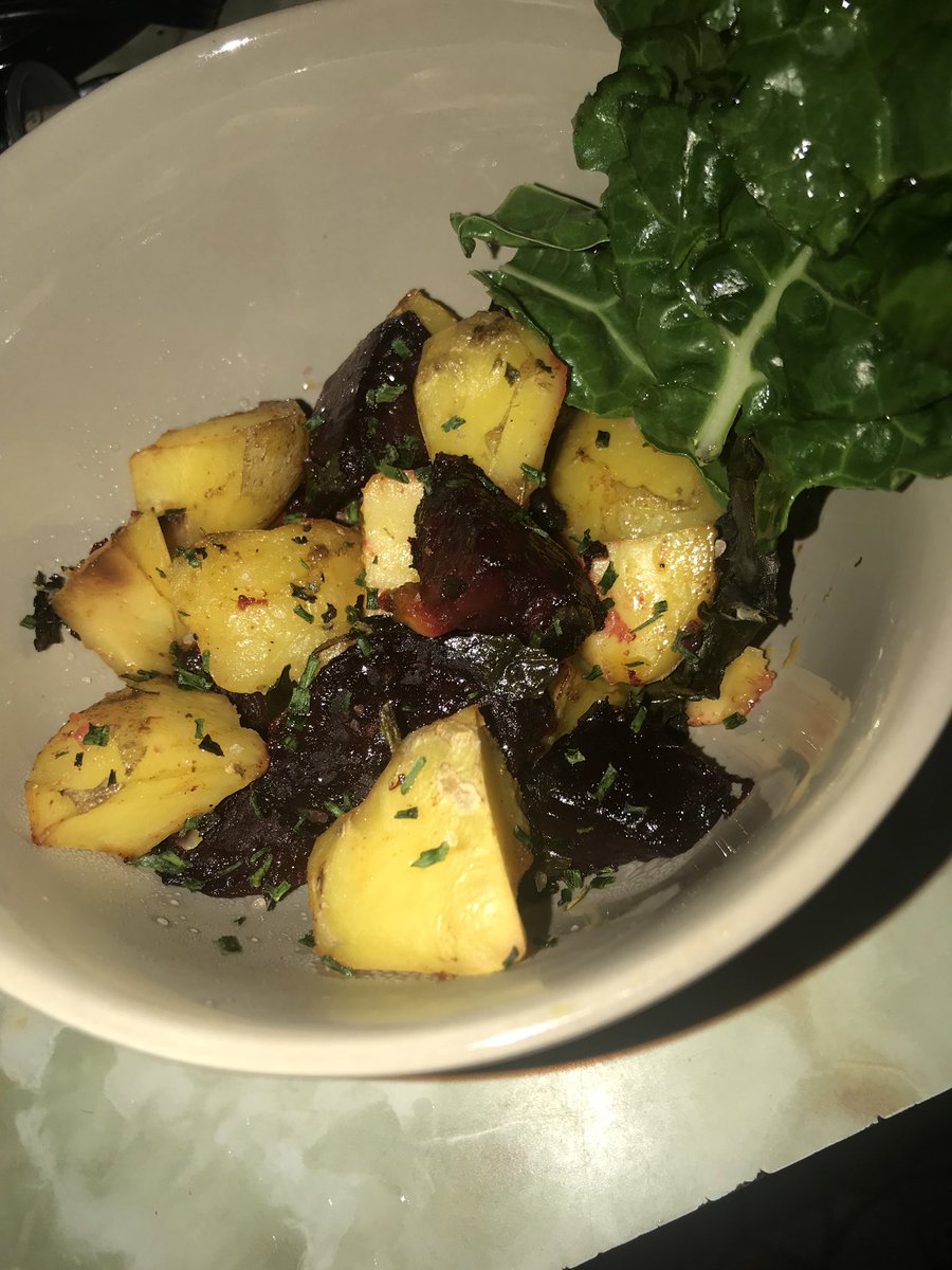 ChefGQ_'s tweet photo. Roasted garlic Yukon Potatoes and Organic Beets #VeganEats #ChefGQ https://t.co/YZ2a7DmM3k