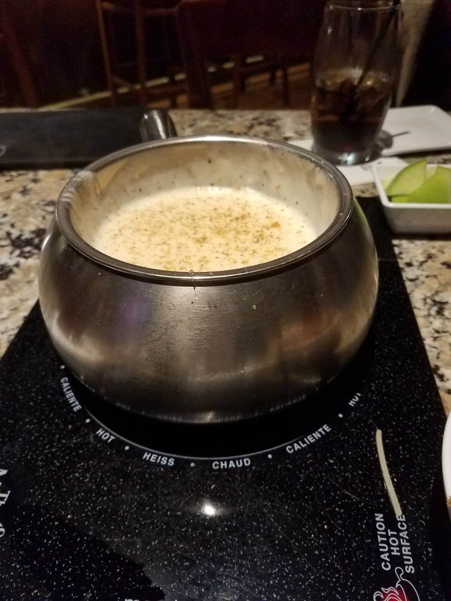 RobinMooreXXX's tweet photo. #fondue #datenight #poshaf https://t.co/zkKa7mhtHB