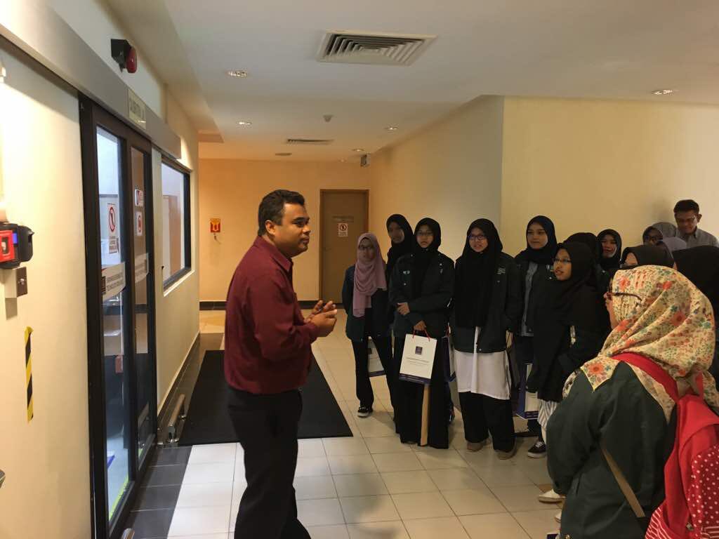 S_Measurements's tweet photo. Universiti Malaysia Pahang(UMP) visiting SIRIM Permatang Pauh. 3/11/2017 https://t.co/H8O89hA6wQ