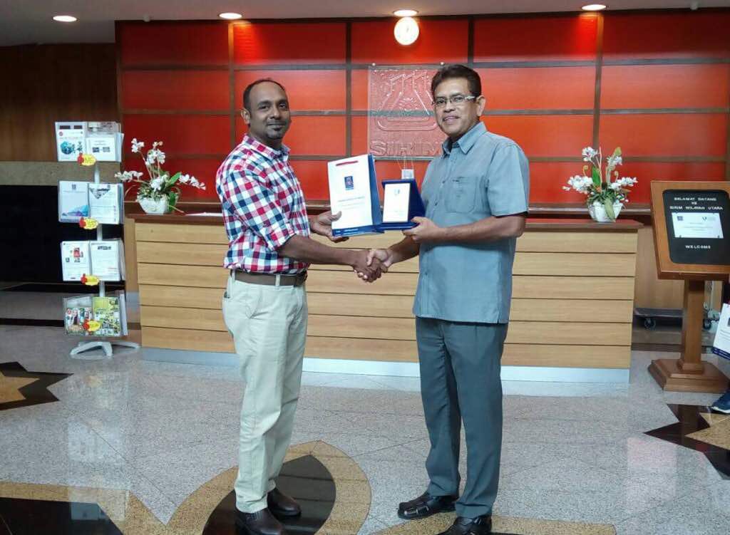 S_Measurements's tweet photo. Universiti Malaysia Pahang(UMP) visiting SIRIM Permatang Pauh. 3/11/2017 https://t.co/H8O89hA6wQ