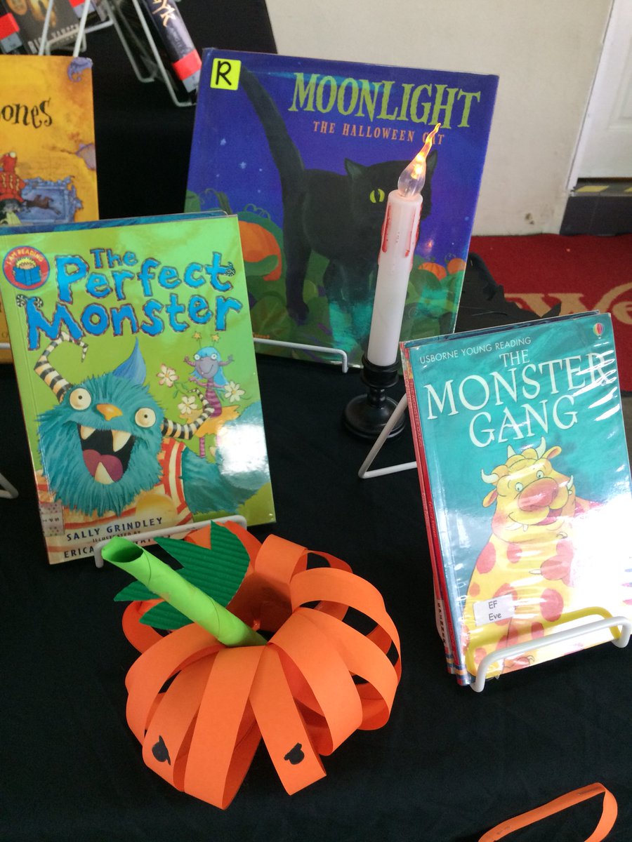 Tom_Grindley1's tweet photo. @amy2kyo setting up the Halloween Book Booth. A spooky start to the week! #giskuantan #gislearning https://t.co/i5CQ8YeCs2
