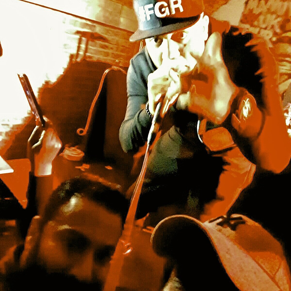 LyricalFreshman's tweet photo. Rocking to the lyrical genius of @skyzoo w/ @ApolloBrown finessing the decks🔥 #Theeasytruth #hiphop #Londonlive 💯✌️ https://t.co/XiN9l0WoGp