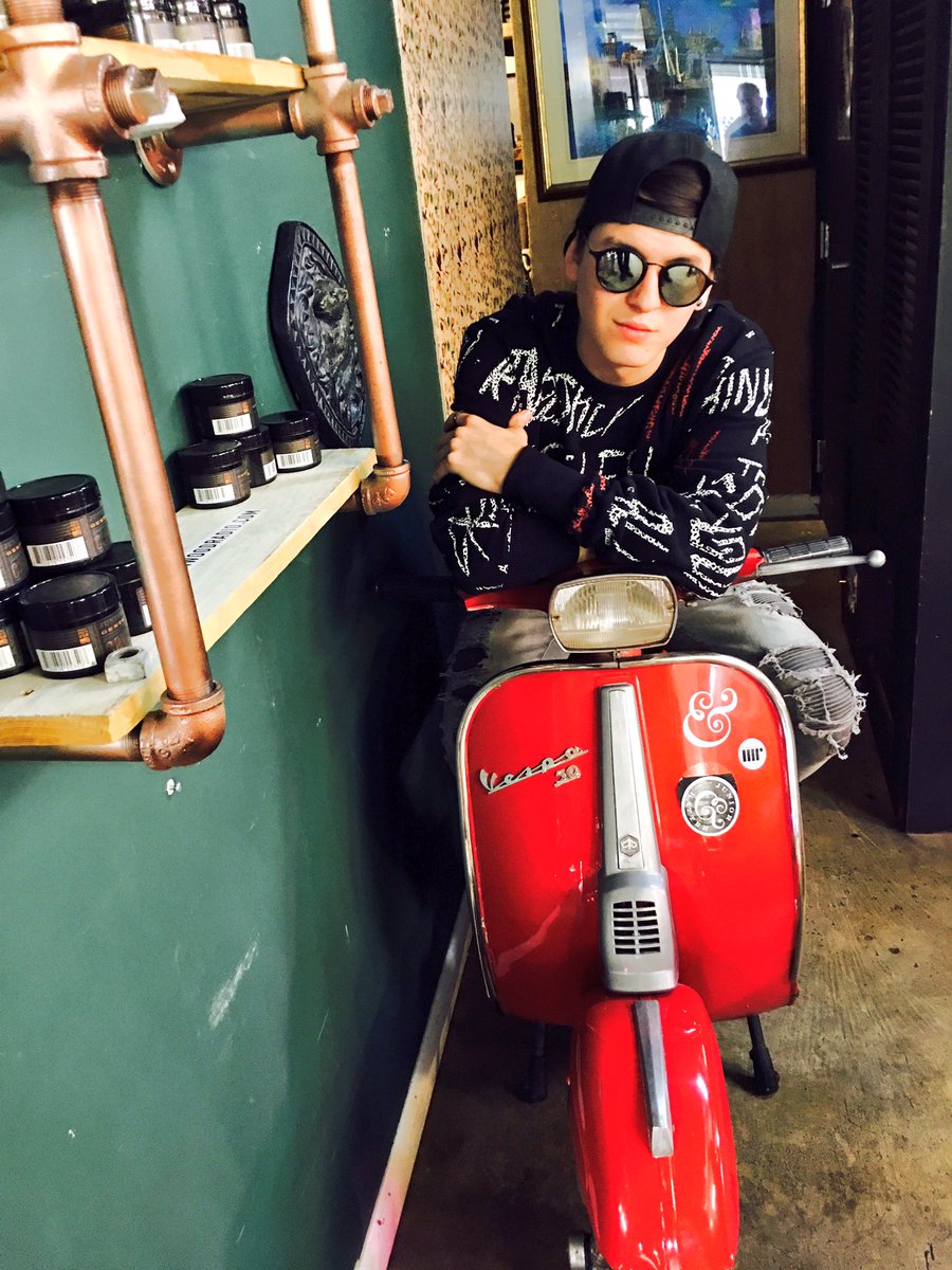 christophervele's tweet photo. Subete a mi motooo 🎶😉 https://t.co/ulpQ9528Cz
