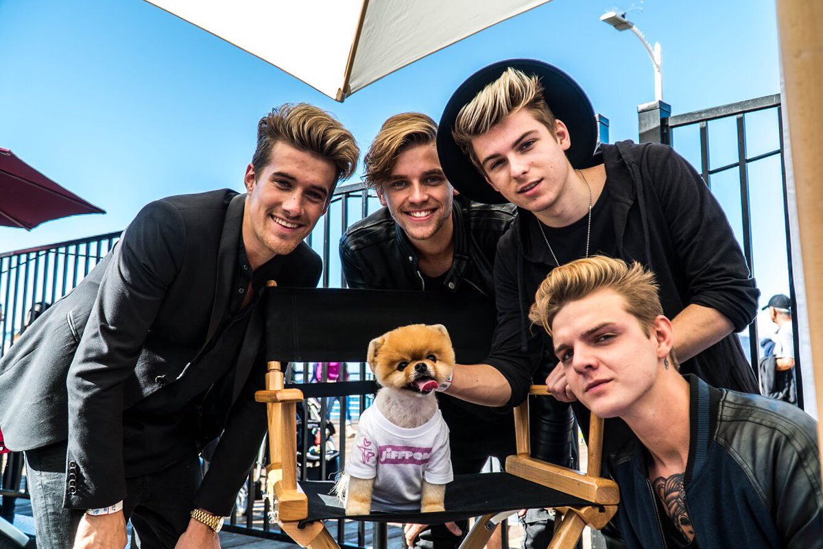 shanehendrix_'s tweet photo. Had a blast at #MattelPOP with @jiffpom to help raise money for @UCLAMCH! #childrenshospital #pediatrics #thejourney #thefourthkingdm https://t.co/1oD1cQurbk