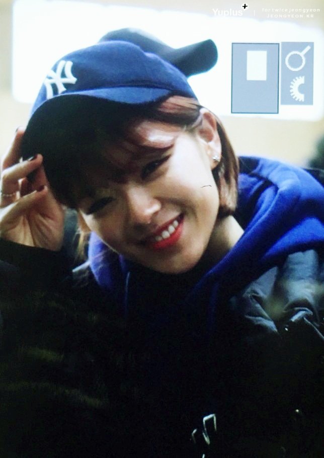 Yuplus1101's tweet photo. 171106 잘다녀와 정여나❣ #정연 #트와이스 #jeongyeon #twice https://t.co/hWOzGwDrSh