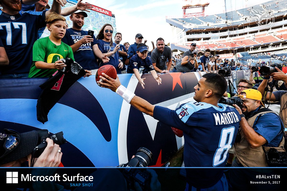 Titans's tweet image. Fastest way to Mariota's heart... @GoDucks 💛💚