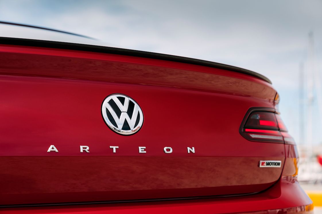 TMRnews's tweet photo. REVIEW: 2018 Volkswagen Arteon 206TSI R-Line First Drive | A Serious Prestige Challenger -https://t.co/ow2rMj9uVu |#VW #Arteon #Volkswagen https://t.co/BArAnBfKNy