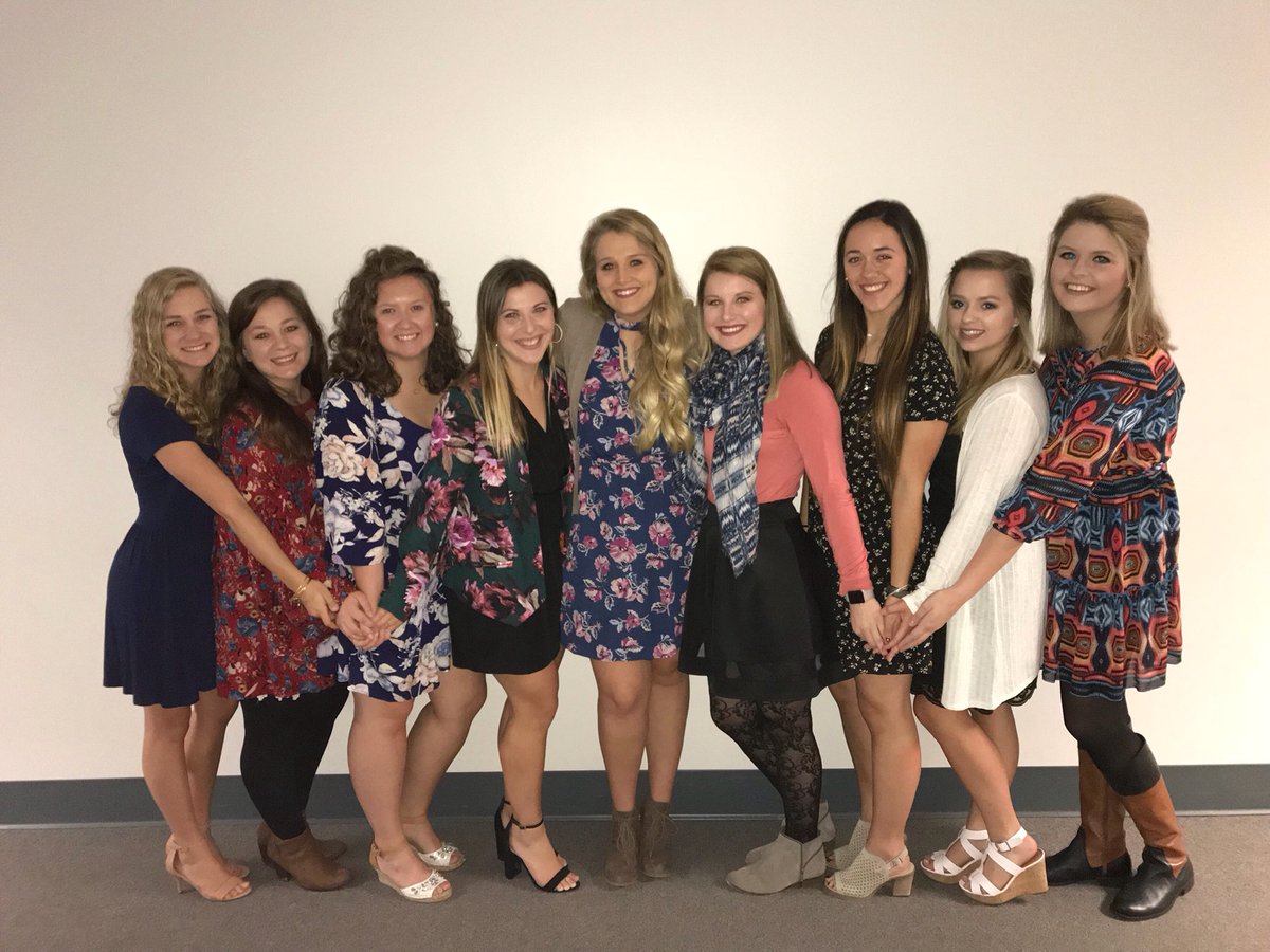 ETSUKappaDelta's tweet photo. Congratulations to our new and upcoming 2017-2018 Council! We can’t wait for another great year.💚 https://t.co/GoH4iQFnN2