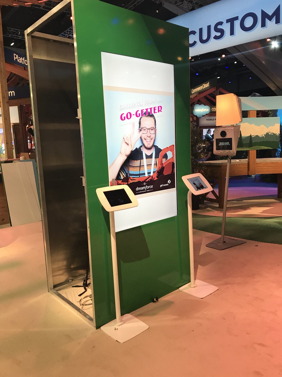 jenb92's tweet image. The Girl Scout expo space at Dreamforce is amazing! #DF17