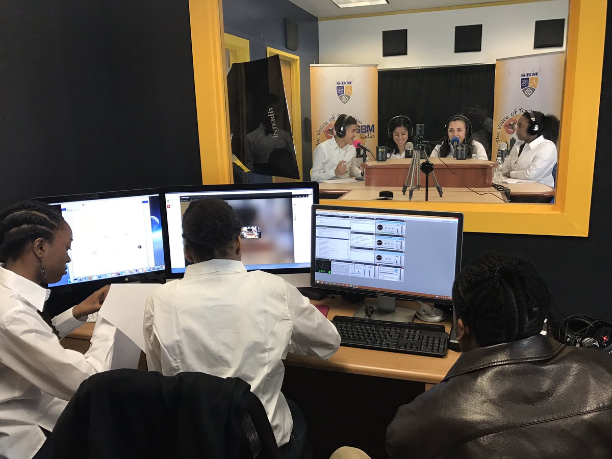 sariadnebm's tweet photo. Super excited for Wednesdays show where we will have @kovinson with us !! 😁 Make sure to tune in @ 10:55 @KSBM_TVT https://t.co/fpGiuE7viR