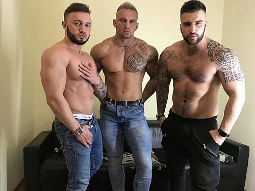 #Gaymuscle #gaycam Lexxy & Tig & Dik Eye-Candy at https://t.co/zDbZsDyOz5! https://t.co/XR2d0HOJwX