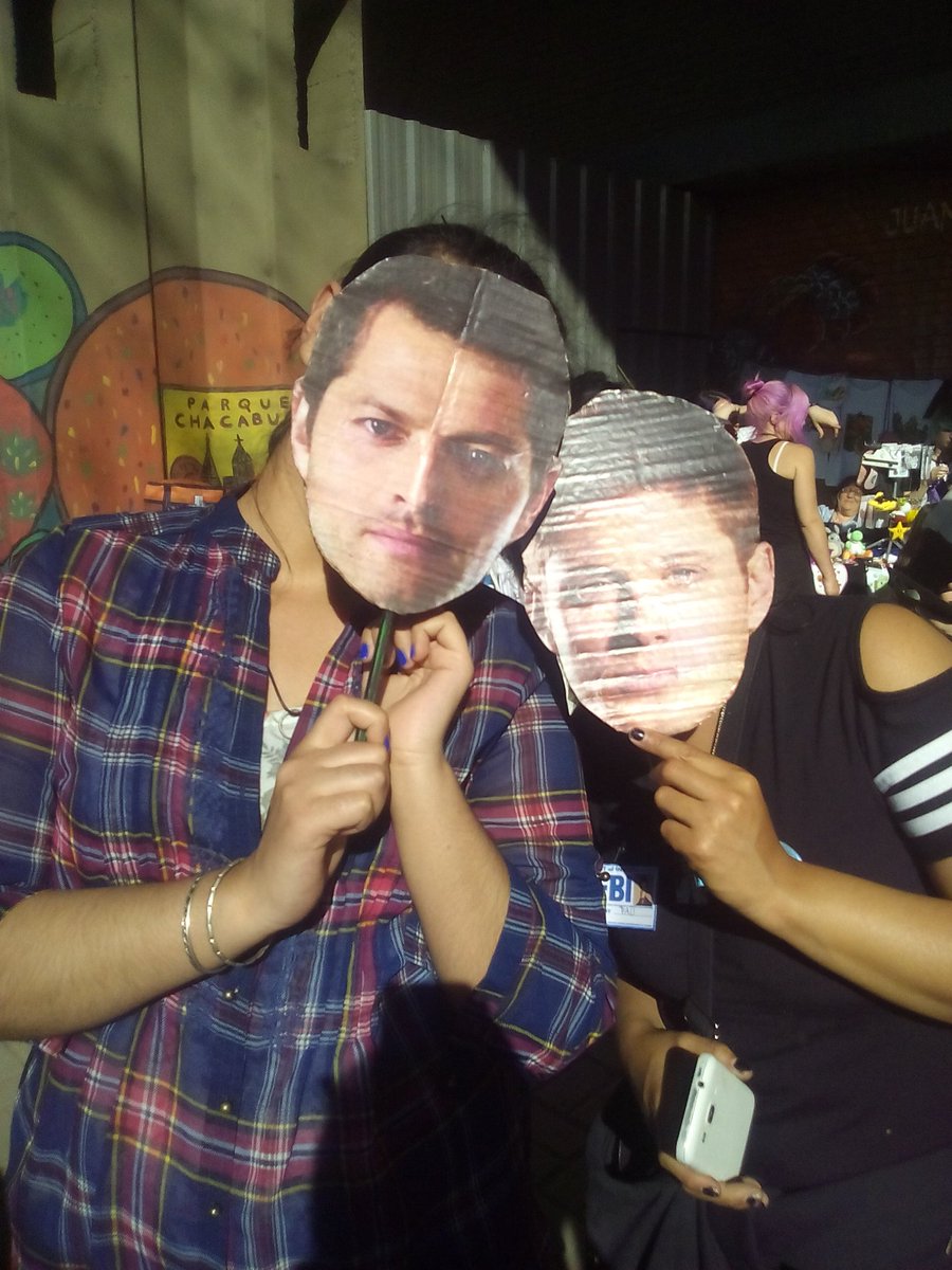 mishamigosinger's tweet photo. I missed u, dudes! #Unifans #ArgentinaWantsSpnCon #SPNFamiIy @HuntersUArg @mishacollins @JensenAckles@WU_arg https://t.co/arS1ZLdGMm